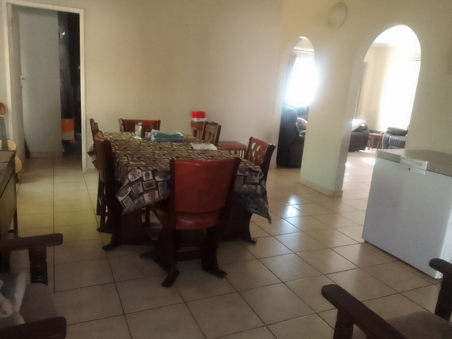 To Let 4 Bedroom Property for Rent in Geelhoutpark North West